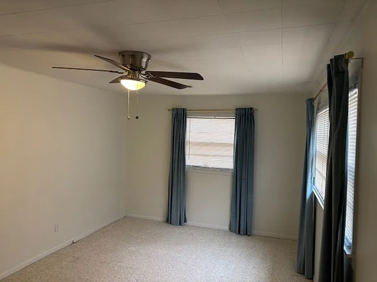 3826 Westgate Dr — Photo 2