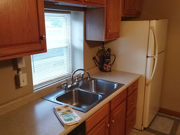 4th image of 710 Jefferson St