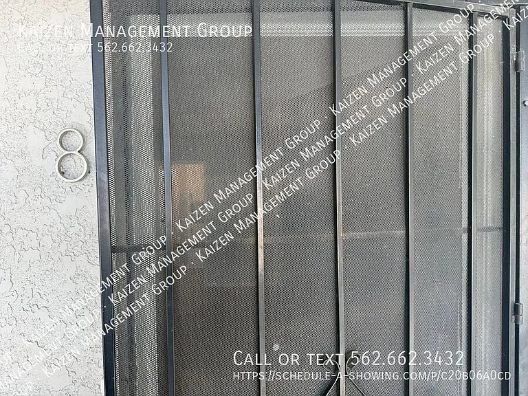 5471 Linden Ave #8 — Photo 2