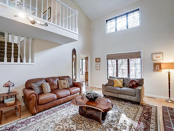 5th image of 209 Victoria Dr