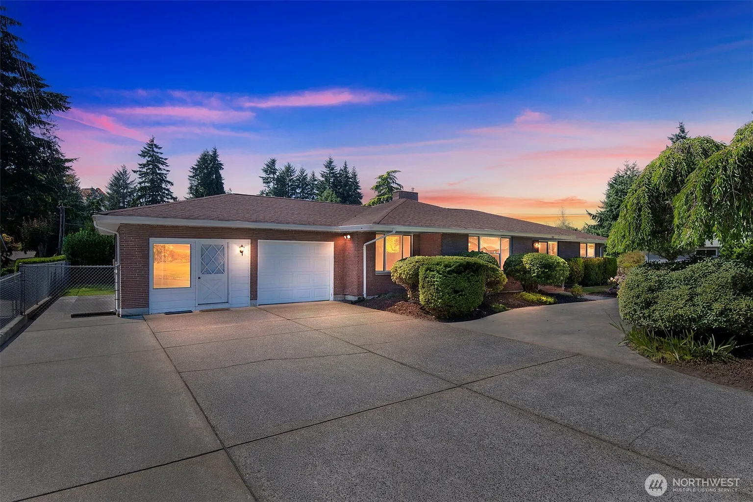1104 Paradise Parkway photo 1