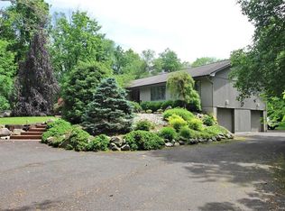 162 Spook Rock Rd, Suffern, NY 10901