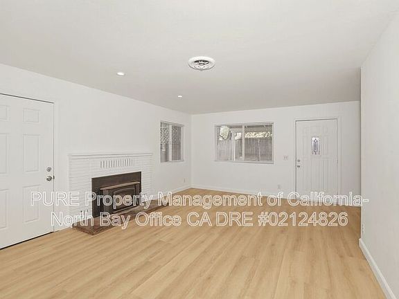 3rd image of 1040 S Cloverdale Blvd