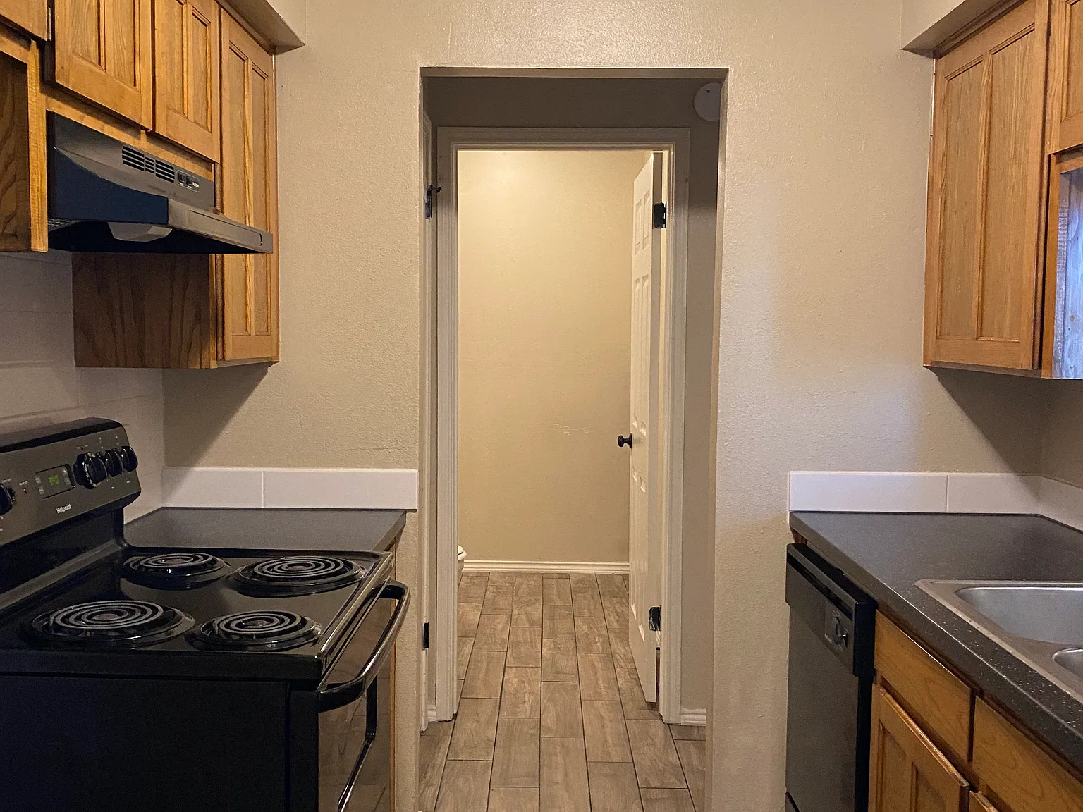 2 bed, 2.5 bath, 1128 sqft, $1,395 — Photo 4