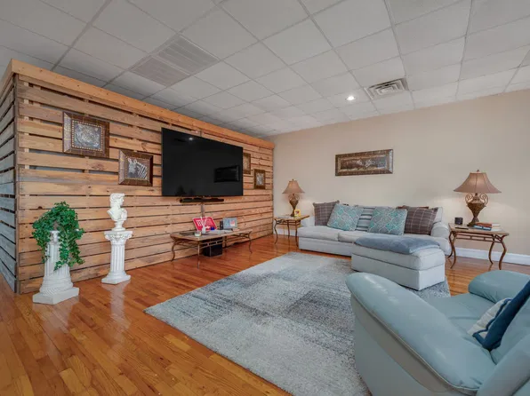227 N 1st St, Pulaski, TN 38478