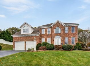 23 Red Gate Ln, Franklin, MA 02038