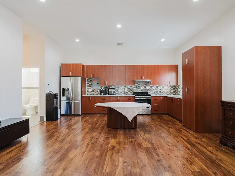 833 E Verdugo Ave — Photo 8