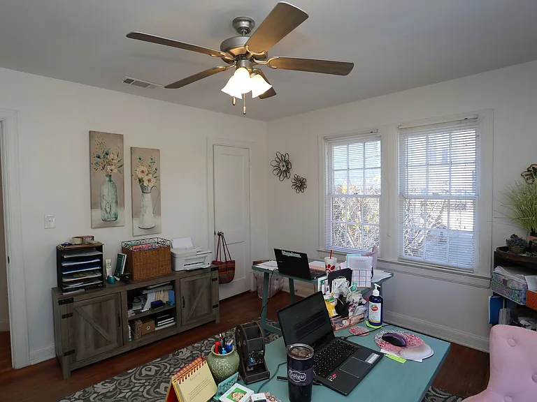 206 E Grady St — Photo 15