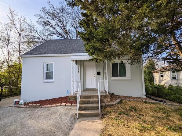 2229 Chambers Rd, Saint Louis, MO 63136