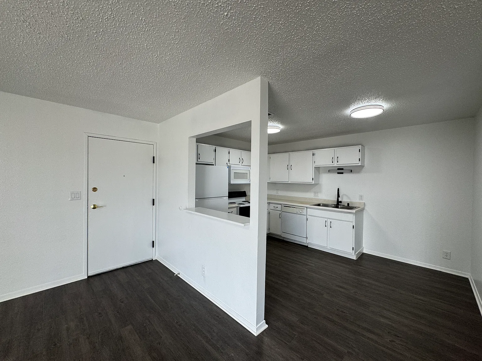 Prairie View Apartments — Photo 4