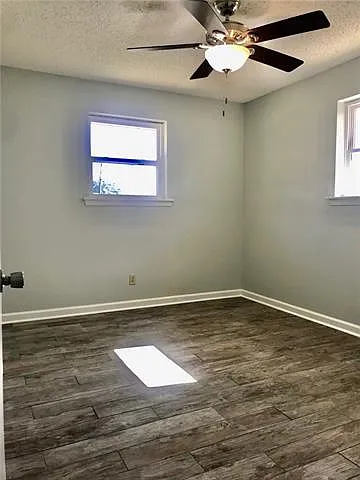 4400 Ithaca St — Photo 10