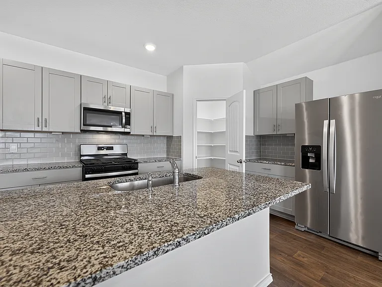 326 Richland Dr — Photo 12