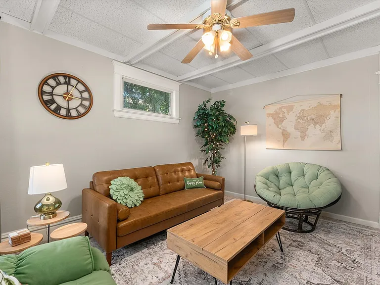1117 W Spofford Ave #1 — Photo 14