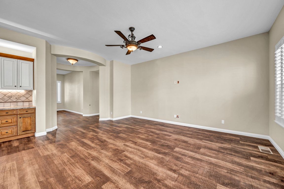 next background image