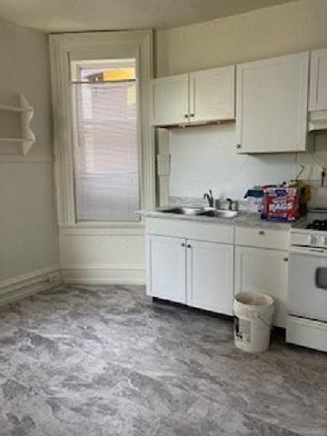 1st image of 901 White St #3