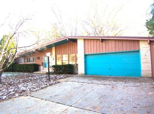 5227 W Radcliffe Dr, Brown Deer, WI 53223