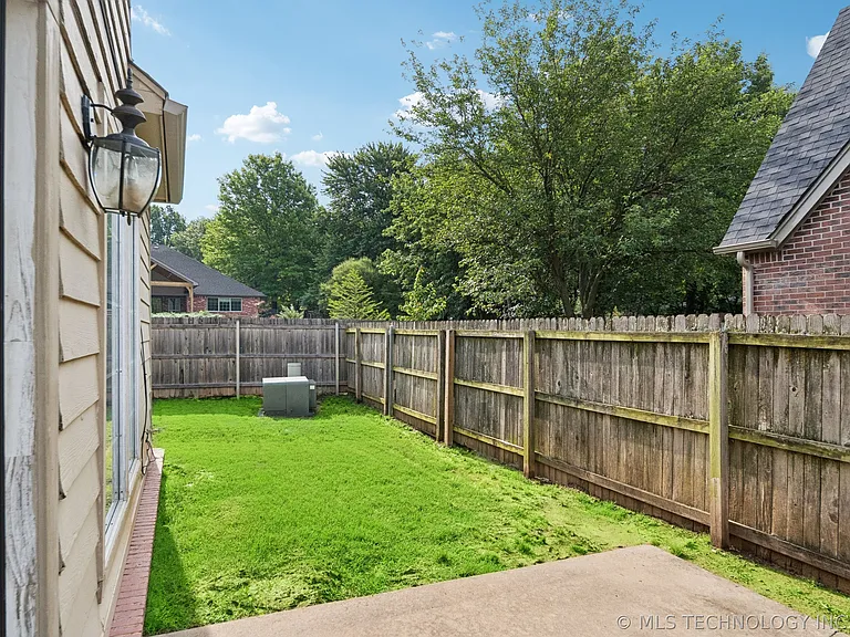 3010 E 90th Pl — Photo 17