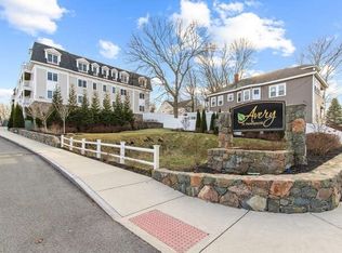 445 Essex St UNIT 301, Swampscott, MA 01907