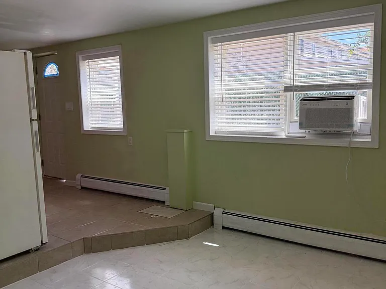 32 Baltimore St — Photo 2