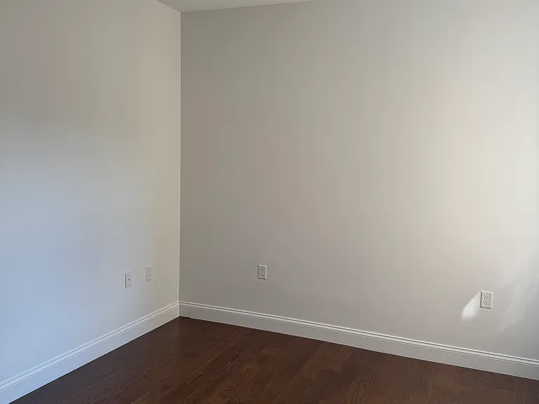 10 Byron Pl #304 — Photo 16