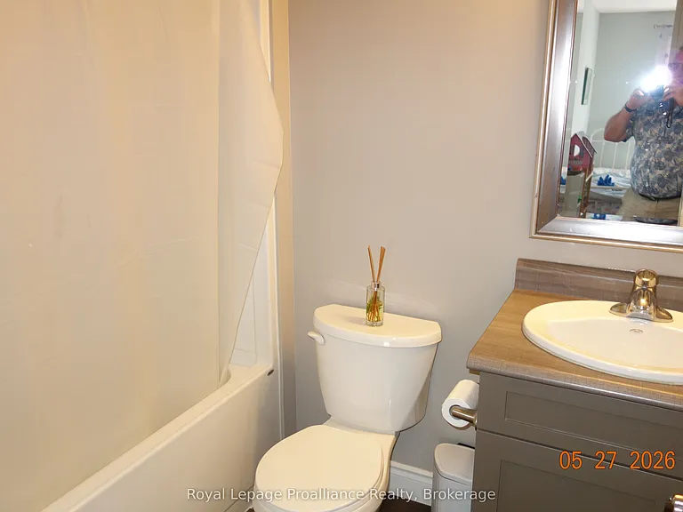 8 Abbott St — Photo 5