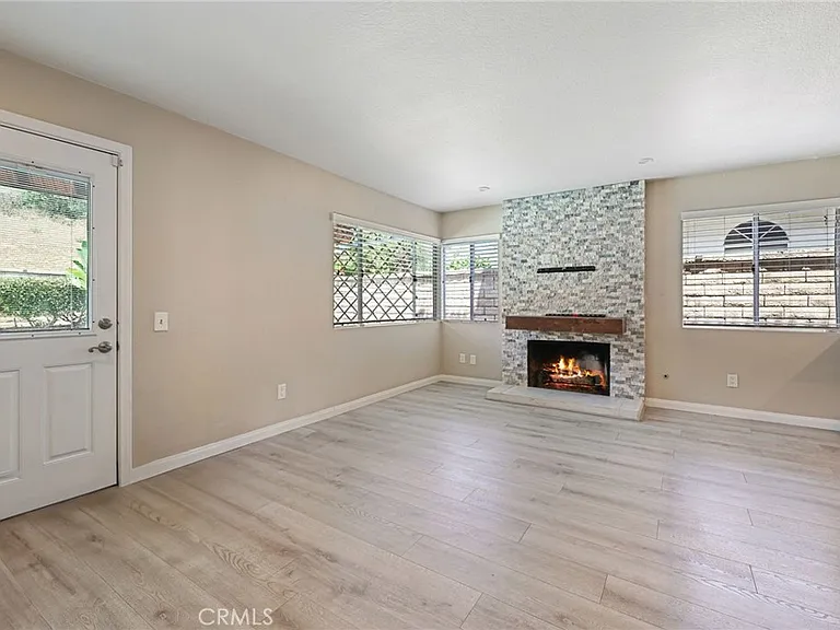 23205 Azela Cir — Photo 12