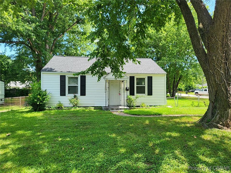 1st image of 14 Crestwood Cir