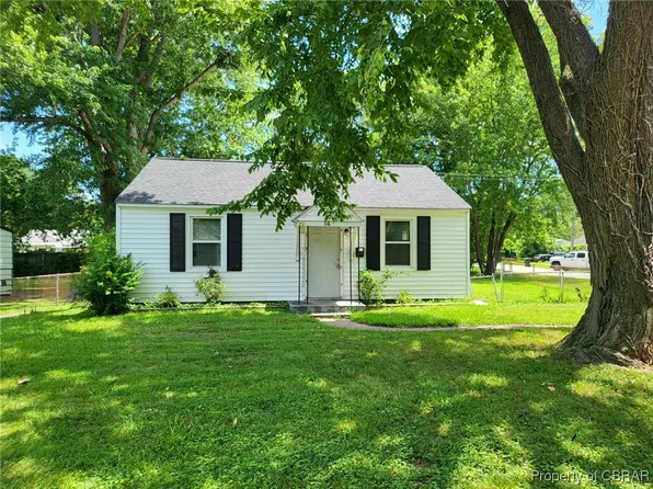 14 Crestwood Cir, Hampton, VA 23669
