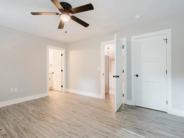 326 Elm St — Photo 6