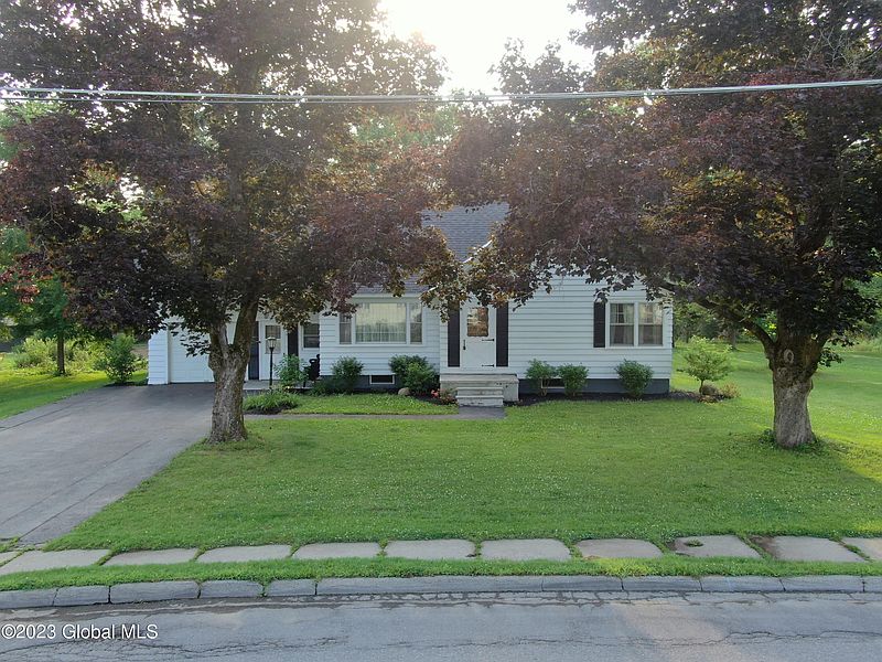 5th image of 119 Pleasant Avenue