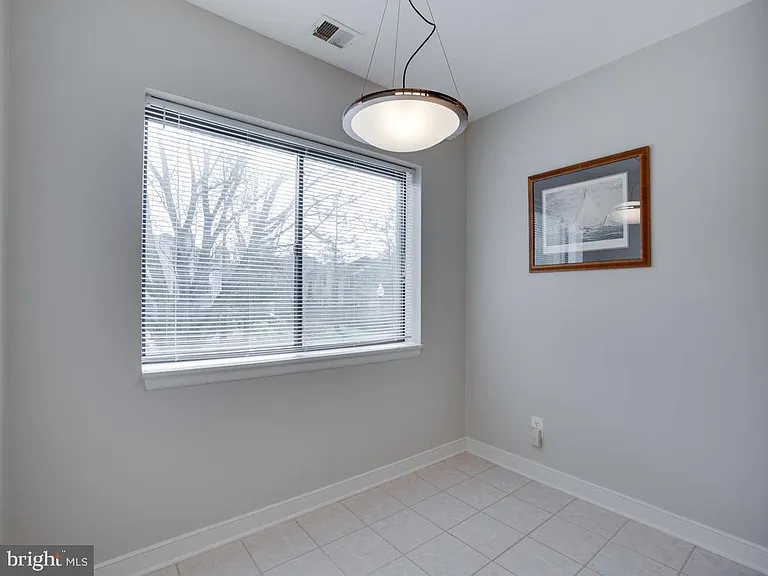 304 Hilltop Ln #F — Photo 21