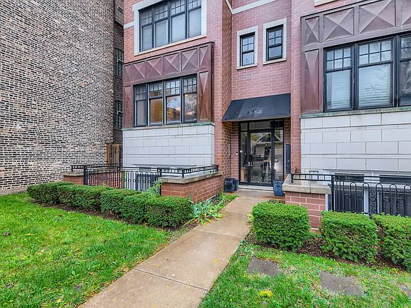 4th image of 558 E Oakwood Blvd Unit 1W