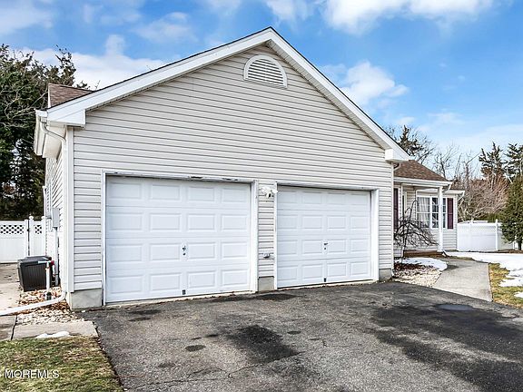 2nd image of 22 Evelyn Court