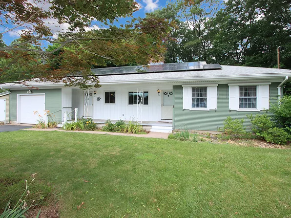 38 Somerset Drive, Manchester, CT 06040