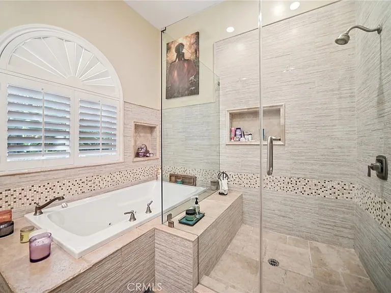 17401 Raymer St — Photo 20