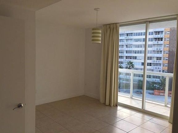 5th image of 10 Venetian Way APT 706
