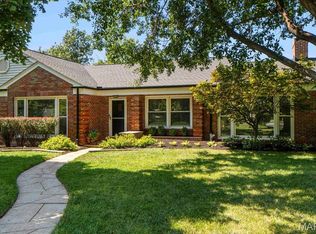 1060 McKnight Orchard Ln, Saint Louis, MO 63117
