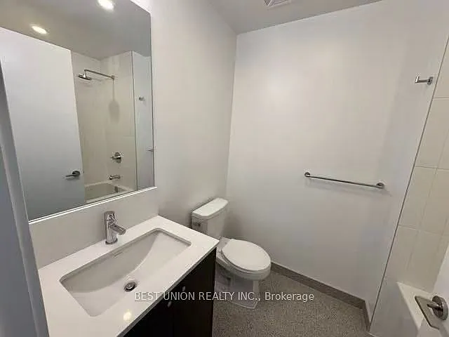 10 Oak St #2510 — Photo 5