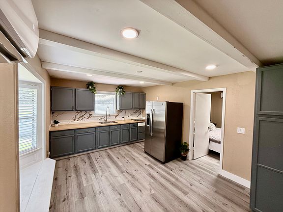2nd image of 3231 Simpson Rd #6