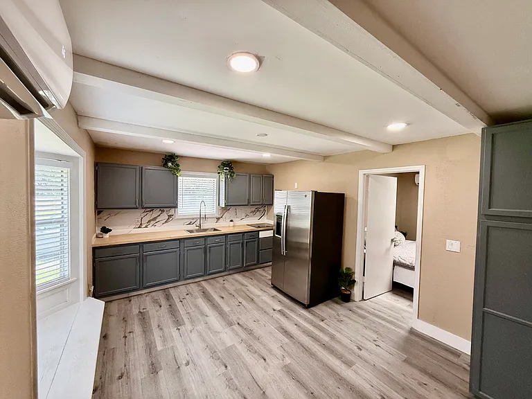 3231 Simpson Rd #6 — Photo 2
