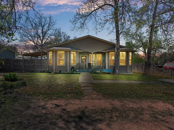 209 Harris St, Elgin, TX 78621