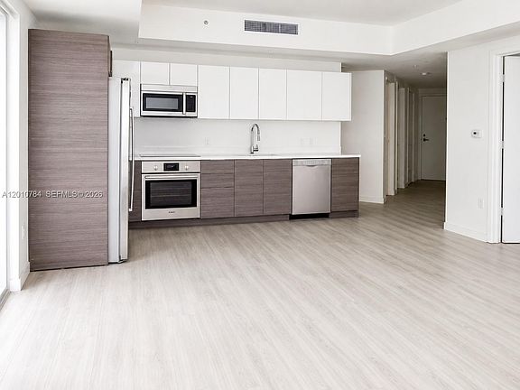 2nd image of 1010 SW 2nd Ave Unit 1809