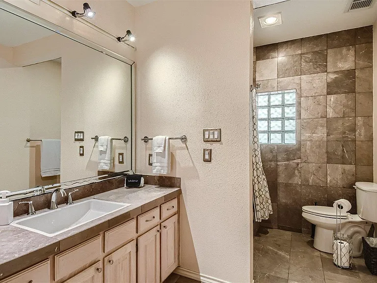 4129 Holland Ave — Photo 23