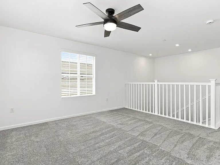 516 Silver Cloud Ct — Photo 8