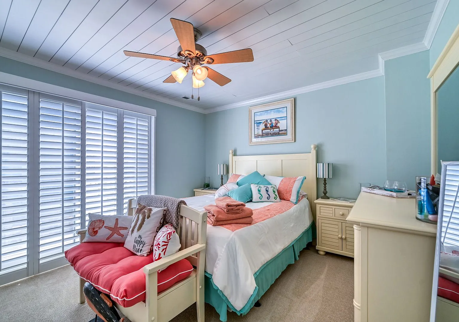 Fully Furnished Off-Season Rental Available Mid-Sept — Photo 2