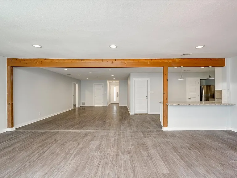 5402 Chevy Cir — Photo 11