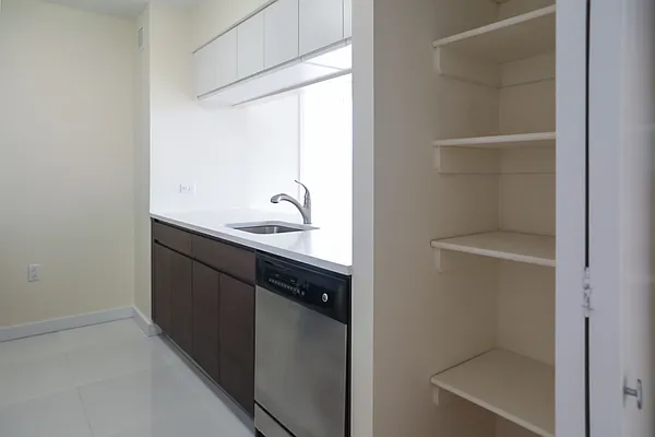 Rented by Kahen Properties | media 15