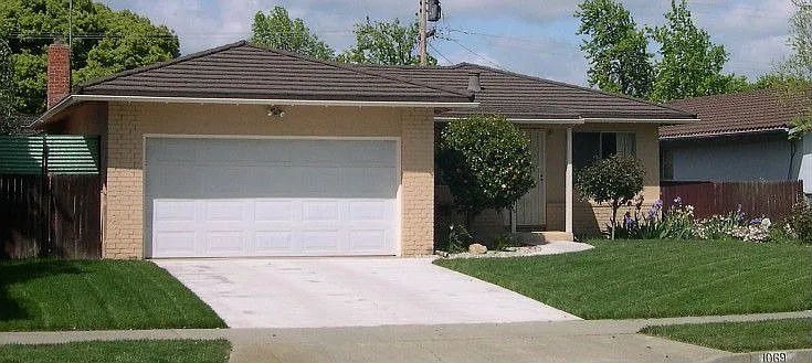 1069 Lancer Dr photo 1