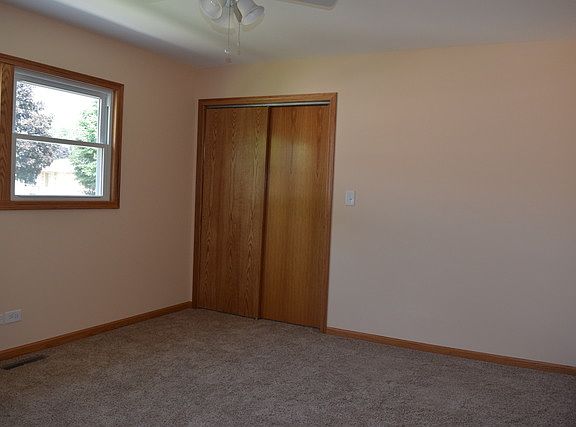5th image of 10124 Lawrence Ct