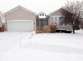 709 Ponds Ct, Oswego, IL 60543
